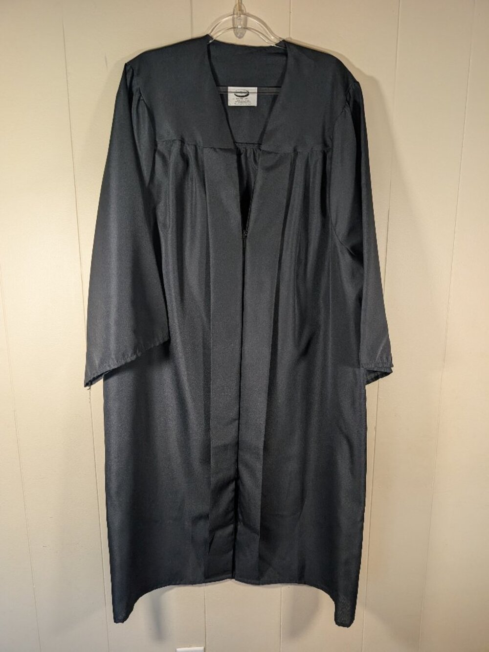 JOSTENS Black Graduation Gown Robe 5'4"-5'6" Academic Cap & Gown Ceremony